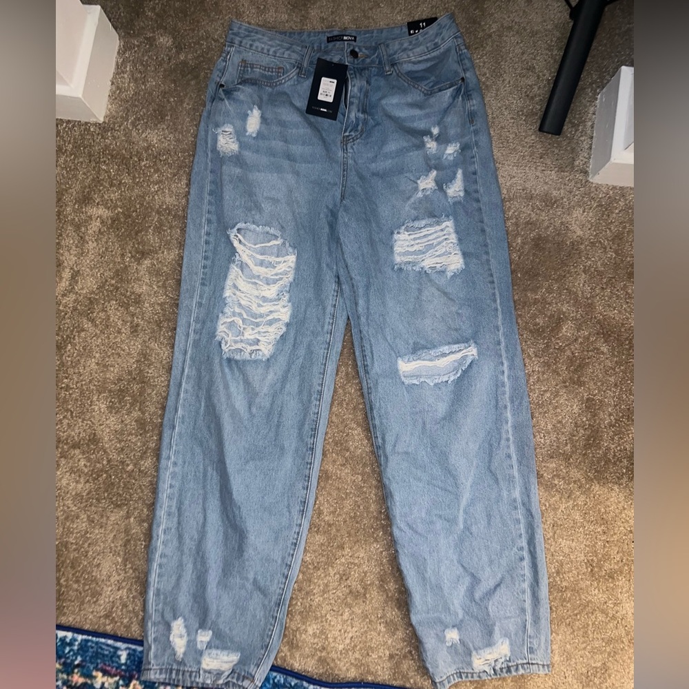Fashion Nova ripped boyfriend jeans